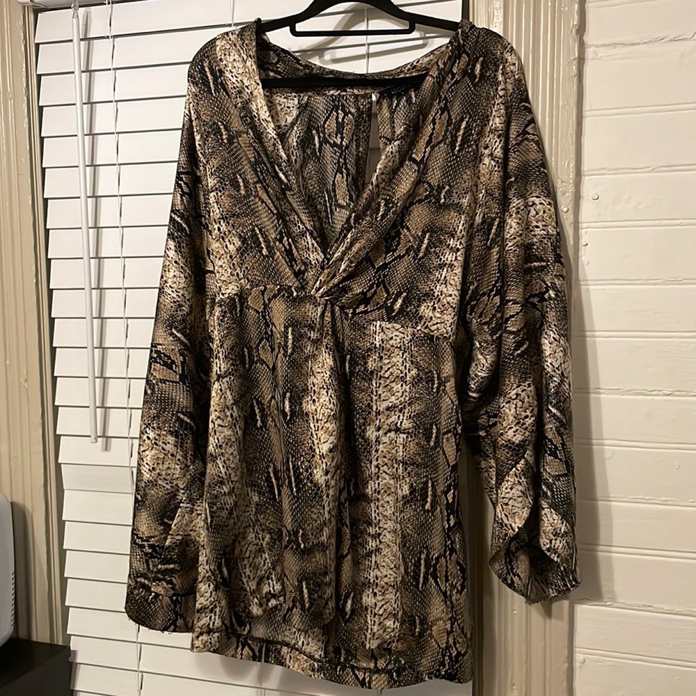 Printed mini dress.